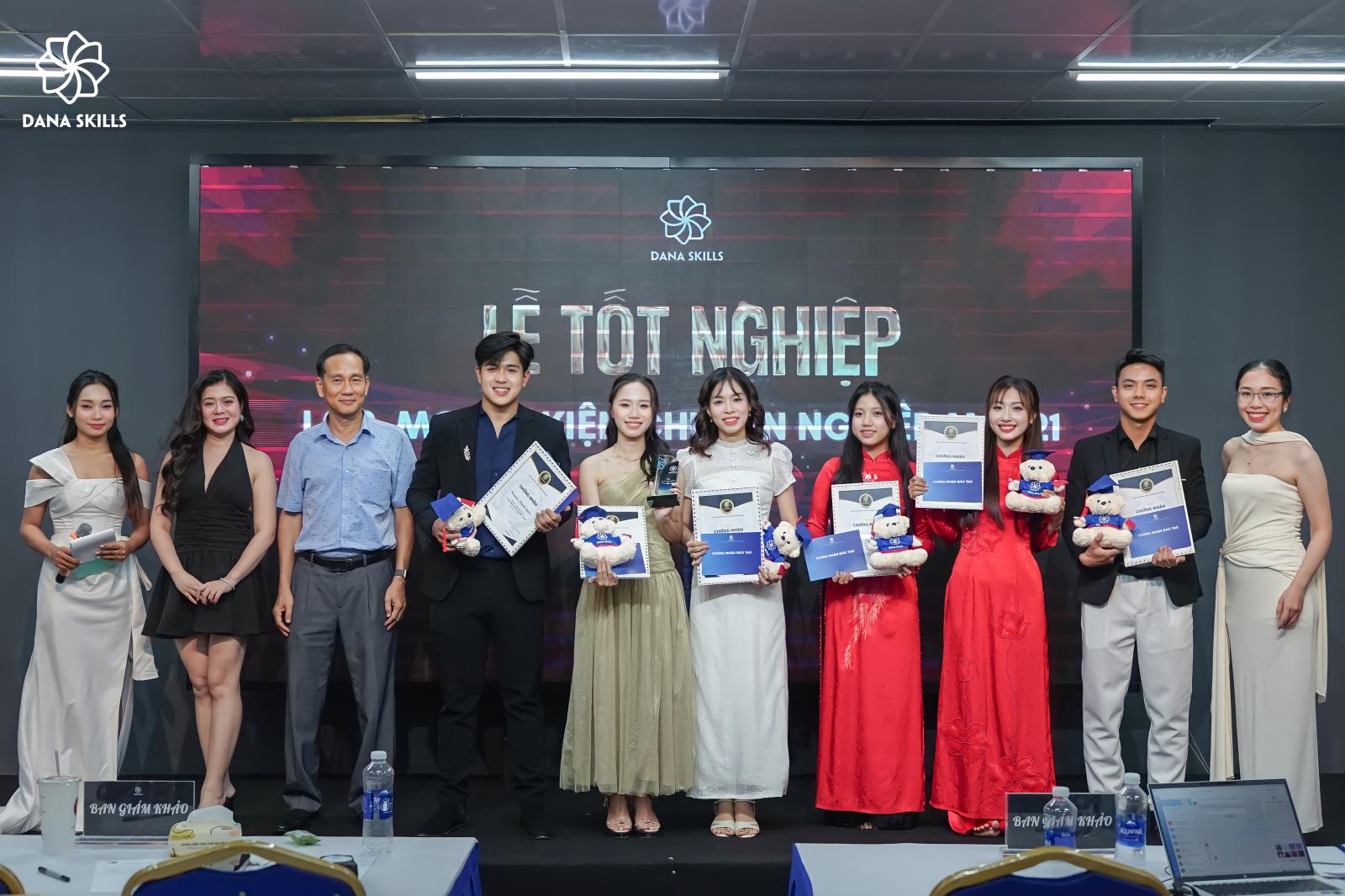 Lễ Tốt Nghiệp Lớp MC Sự Kiện Chuyên Nghiệp – MCE