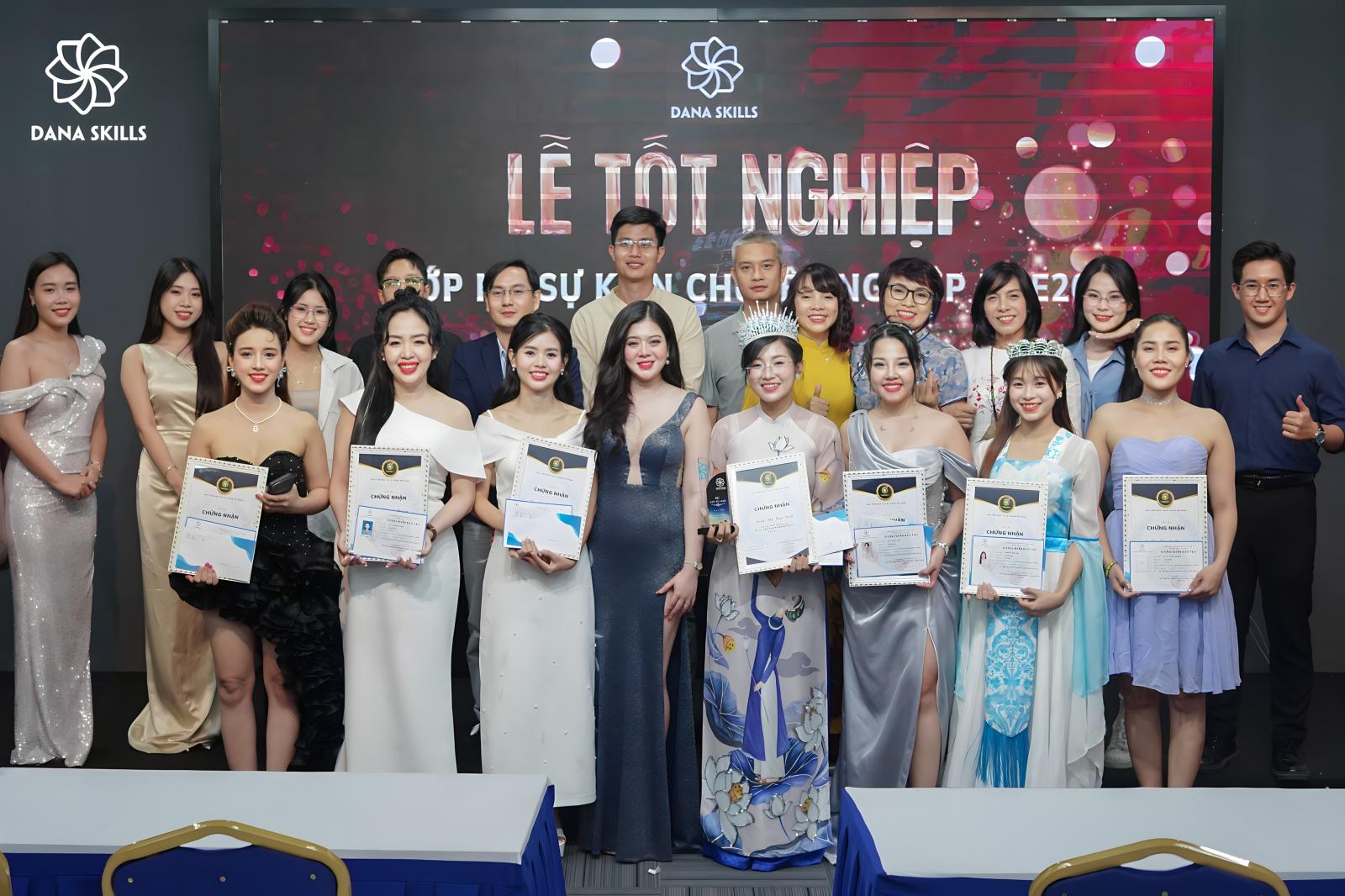 LỄ TỐT NGHIỆP LỚP MC SỰ KIỆN CHUYÊN NGHIỆP MCE20