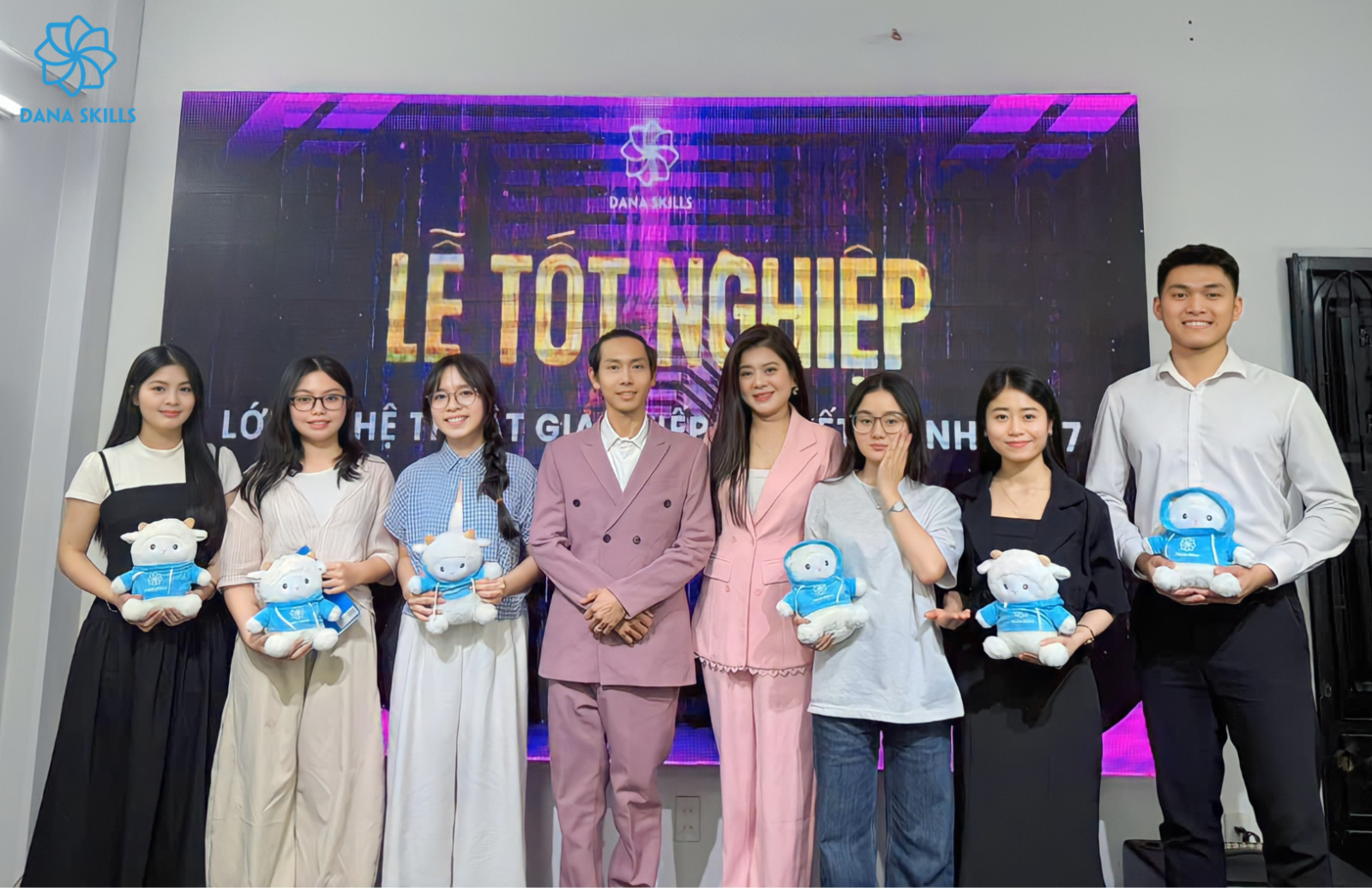 Lễ tốt nghiệp lớp Giao tiếp – Thuyết trình GT37 tại DaNa Skills Đà Nẵng