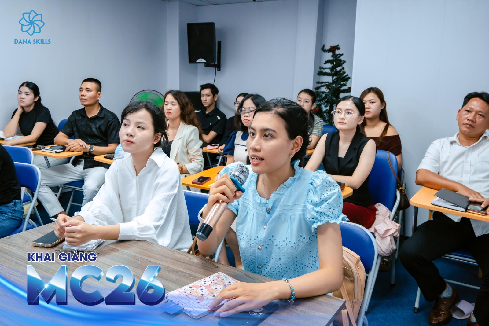 Khai giảng lớp MC Tổng Hợp và Tự tin trước công chúng MC26 – Khởi đầu hành trình chinh phục sân khấu