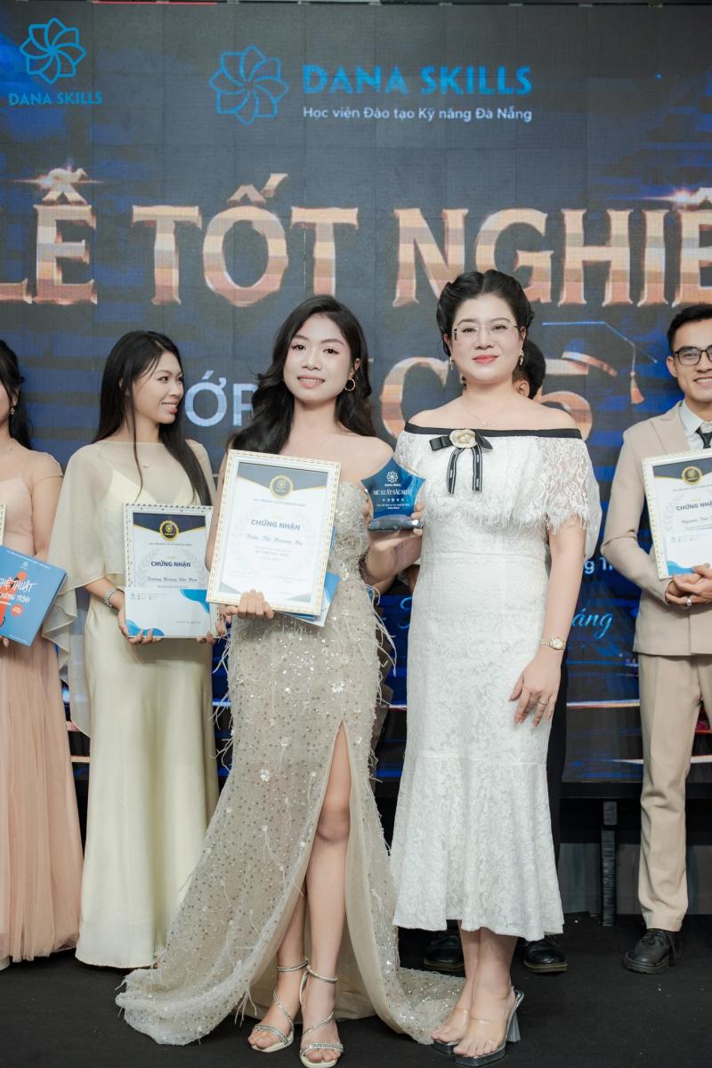 LỄ TỐT NGHIỆP MC25 