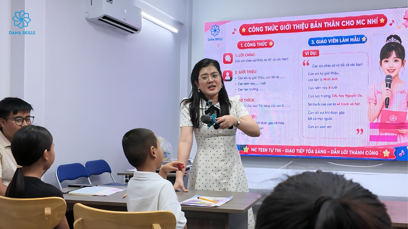 KHAI GIẢNG KHÓA MC NHÍ MCK19 TẠI DANA SKILLS – HÀNH TRÌNH XÂY DỰNG SỰ TỰ TIN CHO TRẺ EM