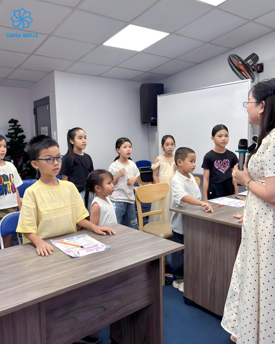 KHAI GIẢNG KHÓA MC NHÍ MCK19 TẠI DANA SKILLS – HÀNH TRÌNH XÂY DỰNG SỰ TỰ TIN CHO TRẺ EM