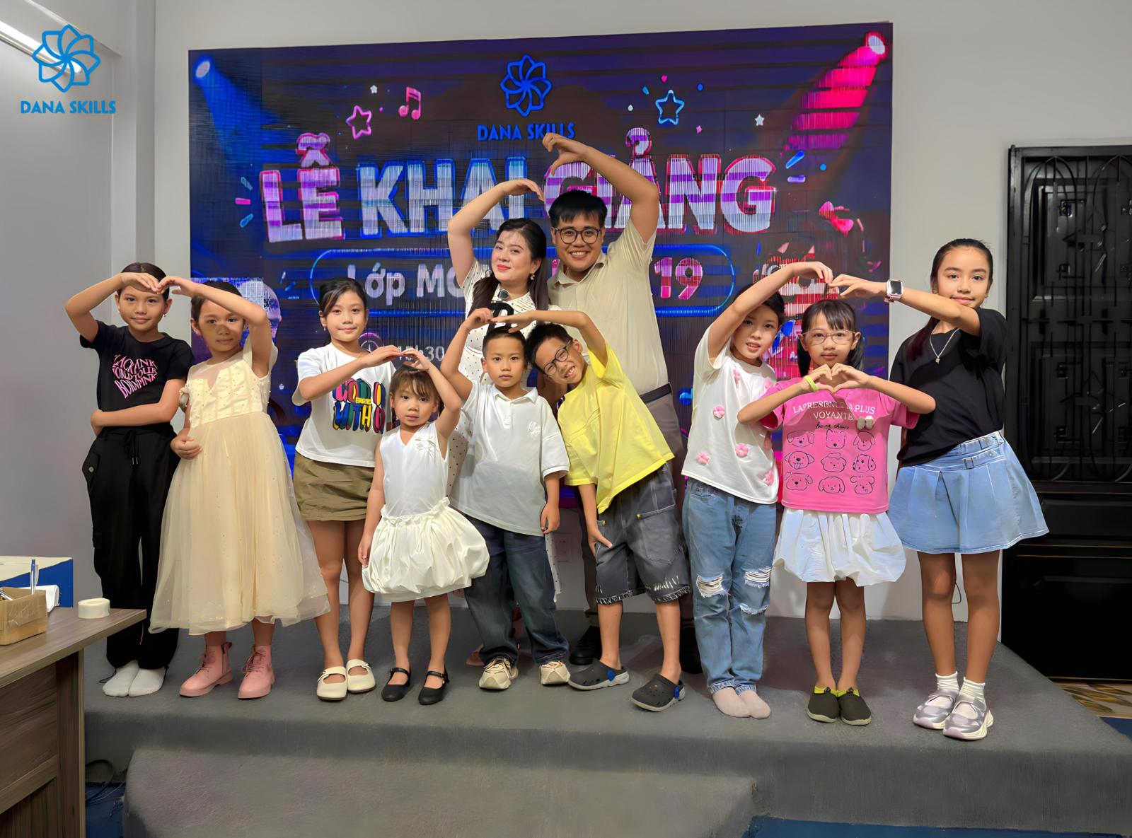 KHAI GIẢNG KHÓA MC NHÍ MCK19 TẠI DANA SKILLS – HÀNH TRÌNH XÂY DỰNG SỰ TỰ TIN CHO TRẺ EM