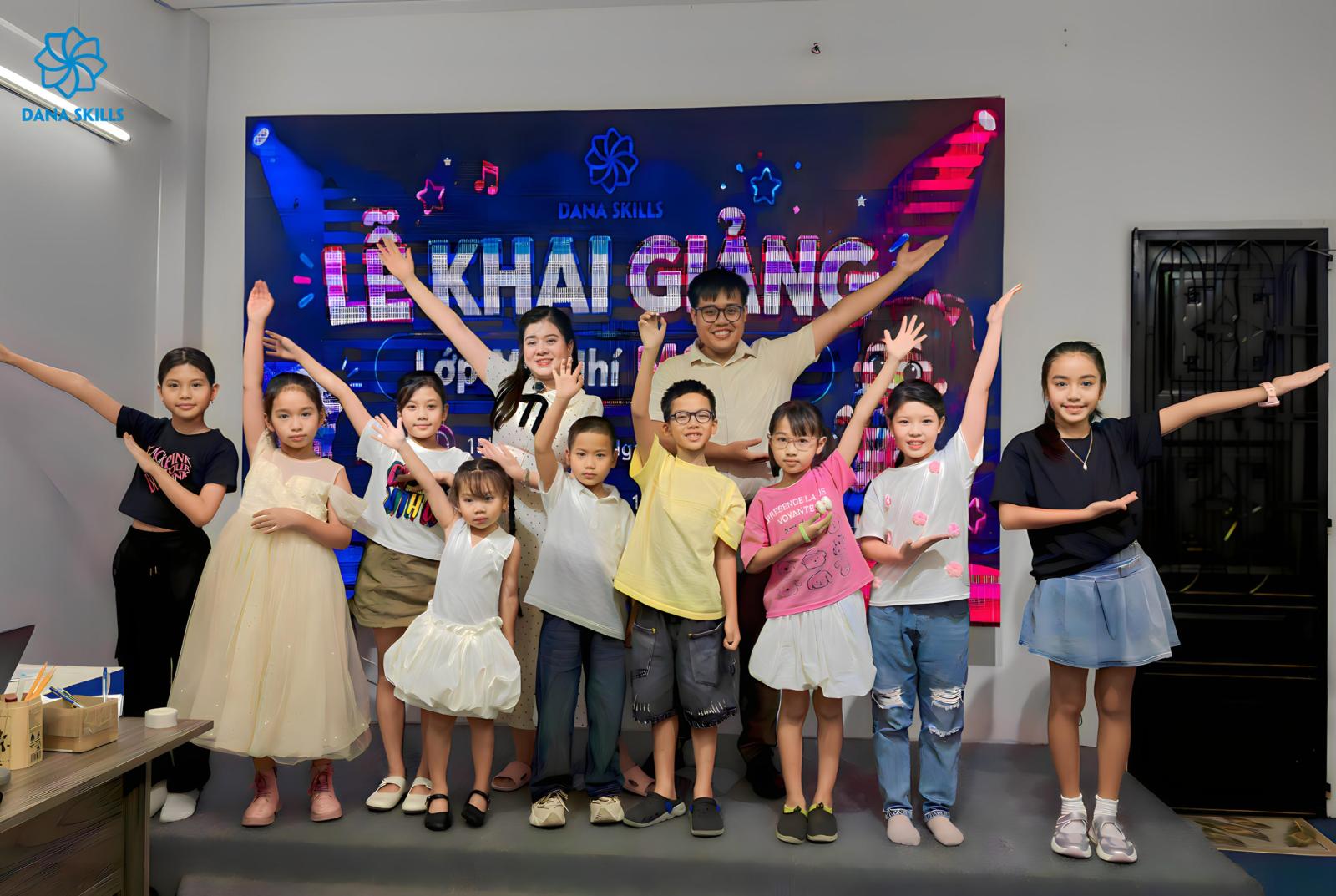 KHAI GIẢNG KHÓA MC NHÍ MCK19 TẠI DANA SKILLS – HÀNH TRÌNH XÂY DỰNG SỰ TỰ TIN CHO TRẺ EM