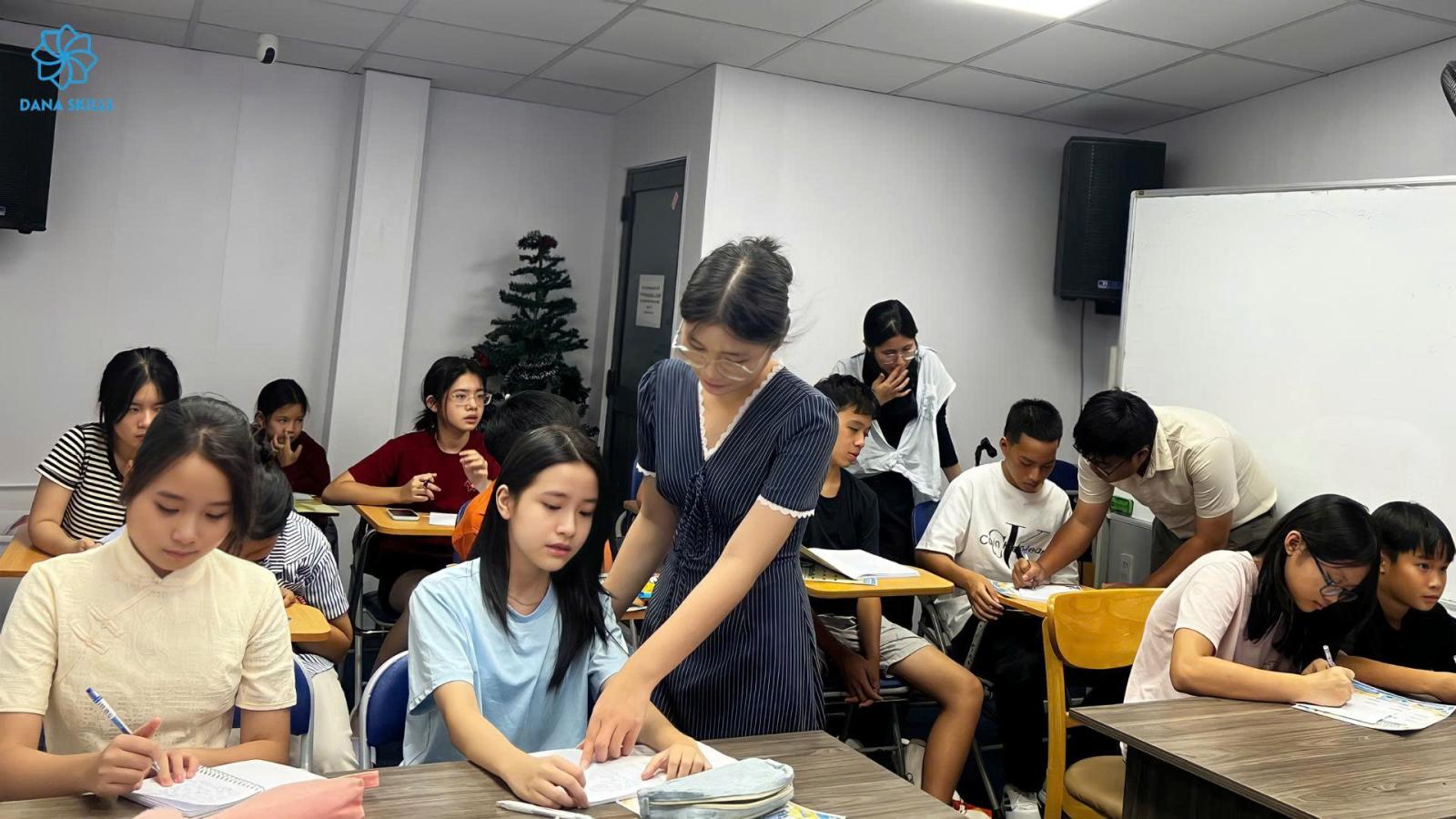 KHAI GIẢNG KHÓA MC TEEN MCT17 TẠI DANA SKILLS – KHỞI ĐẦU HÀNH TRÌNH TỰ TIN TỎA SÁNG